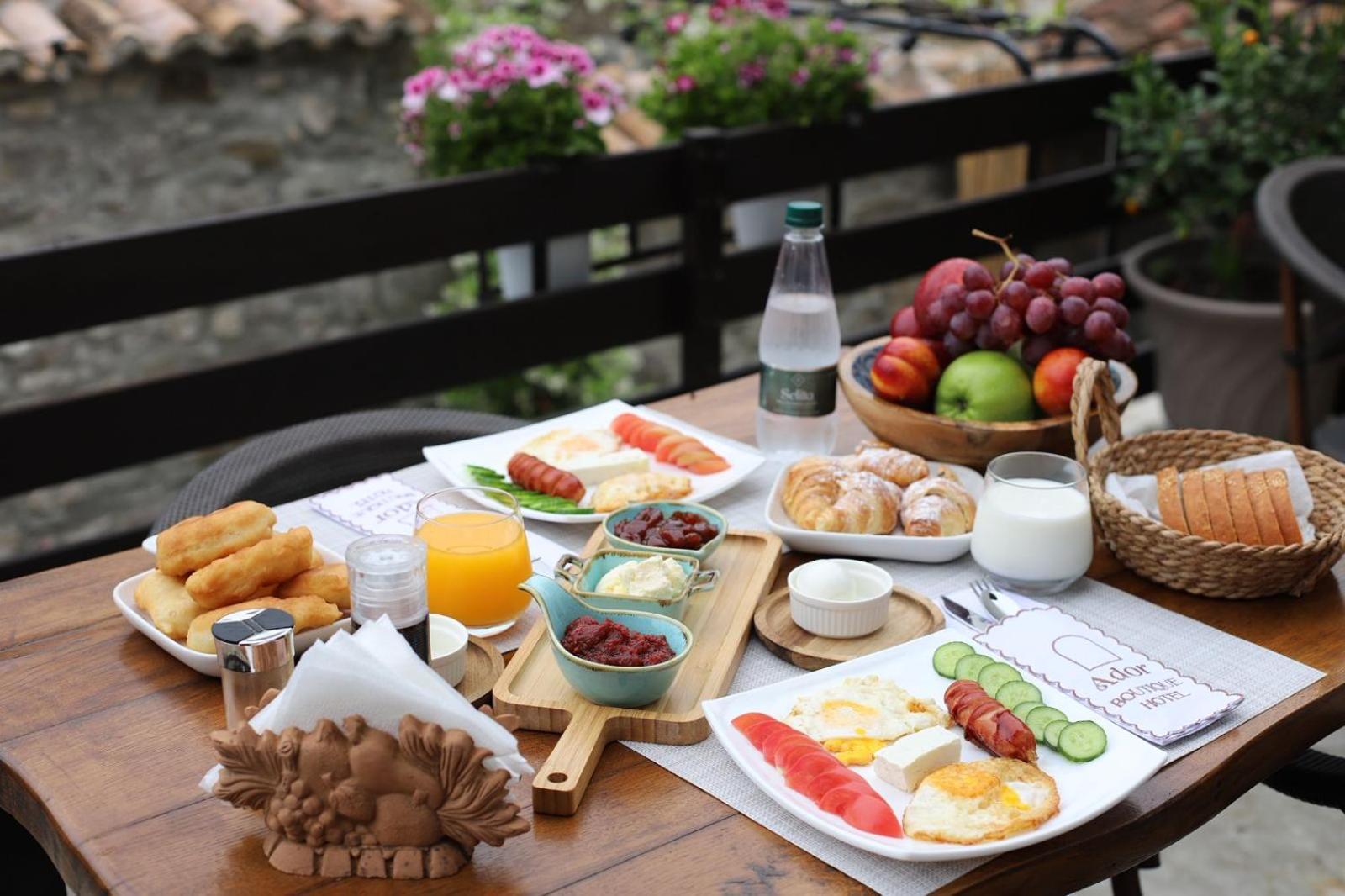 Ador Boutique Hotel Μπεράτ Εξωτερικό φωτογραφία