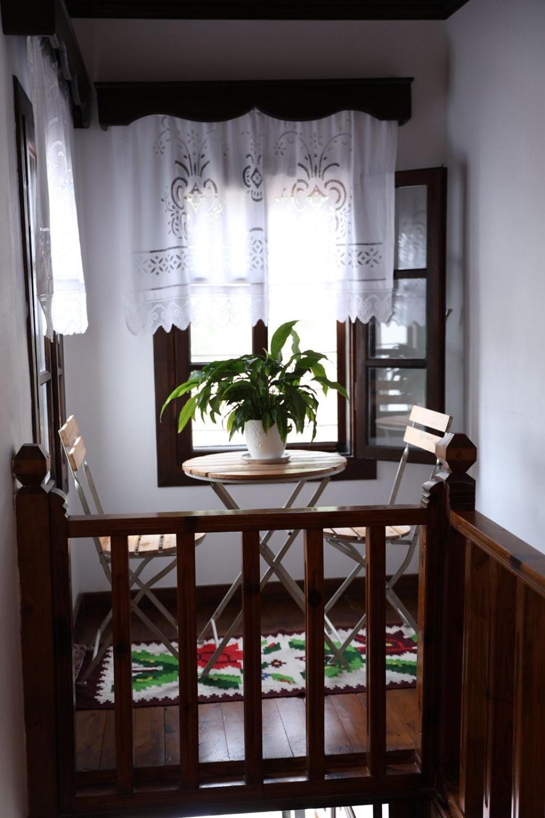 Ador Boutique Hotel Μπεράτ Εξωτερικό φωτογραφία