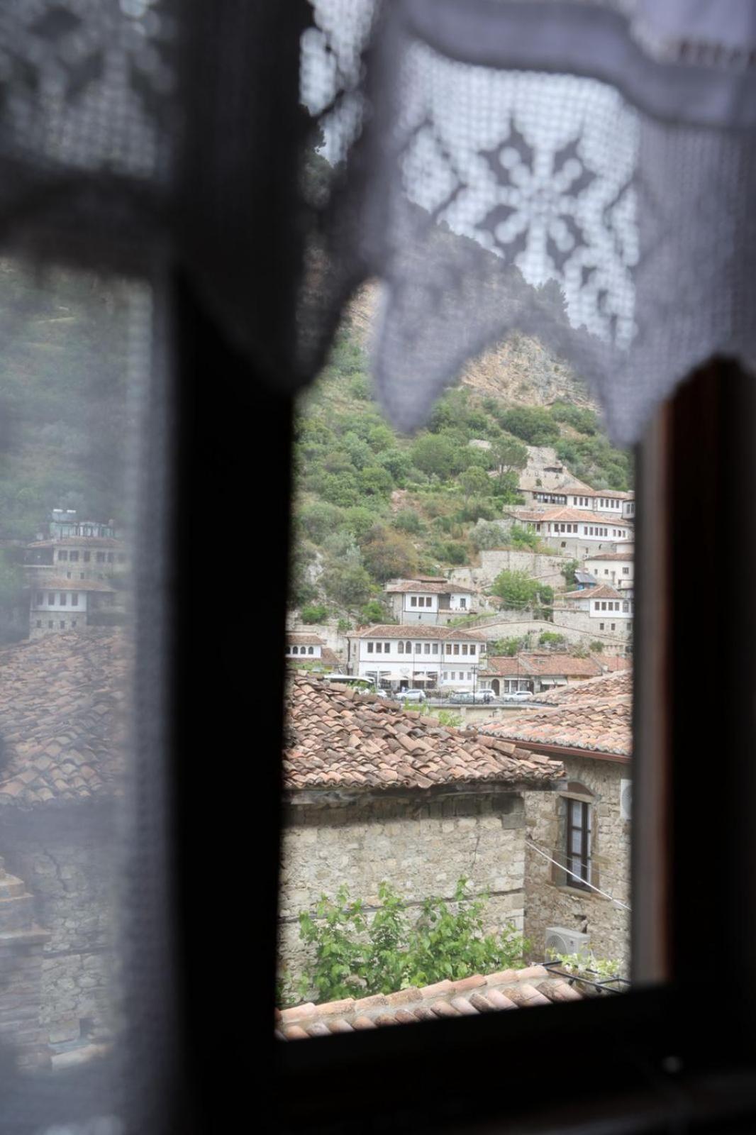 Ador Boutique Hotel Μπεράτ Εξωτερικό φωτογραφία