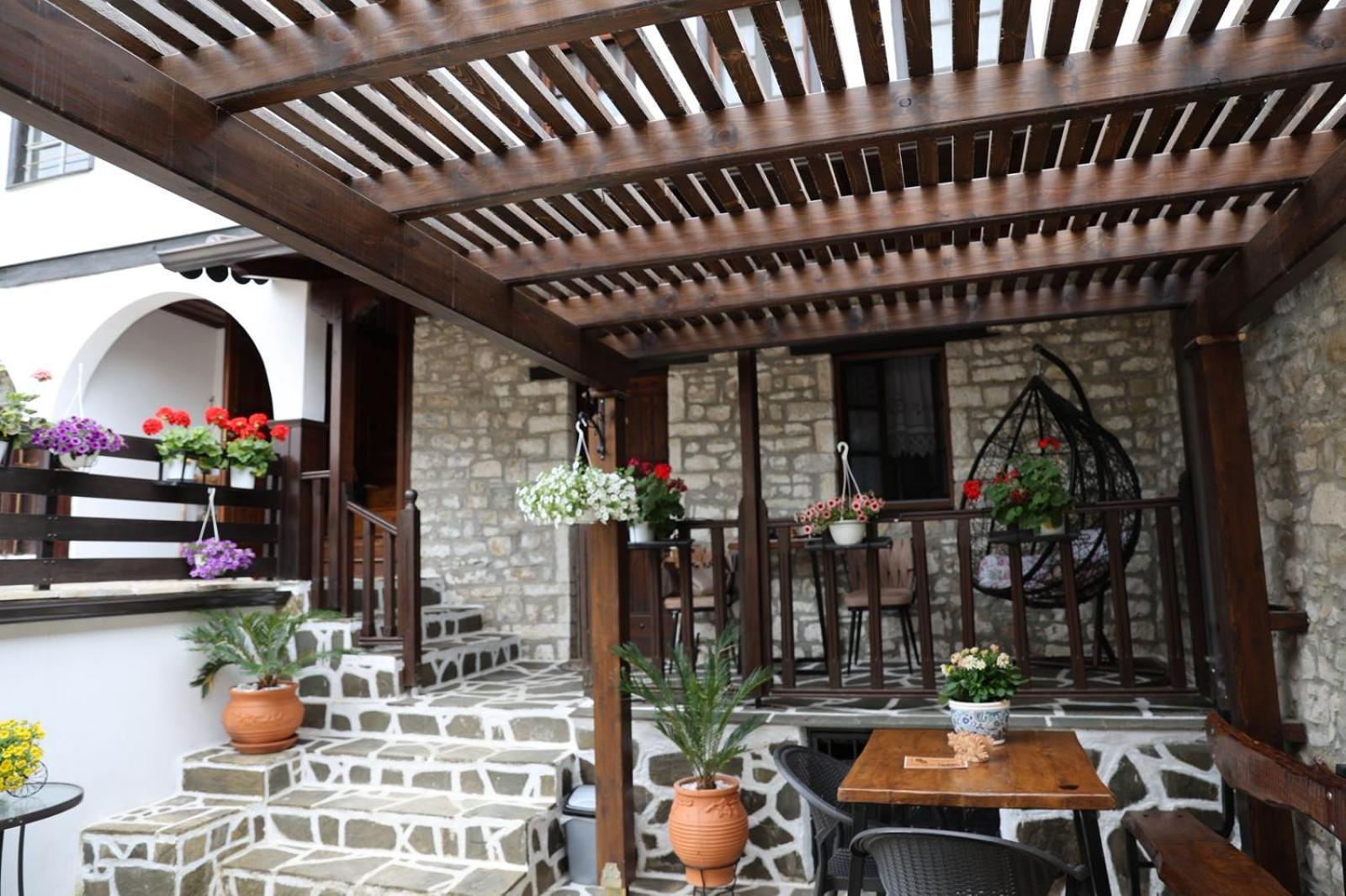 Ador Boutique Hotel Μπεράτ Εξωτερικό φωτογραφία