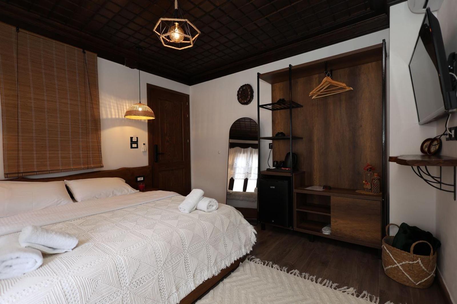 Ador Boutique Hotel Μπεράτ Εξωτερικό φωτογραφία