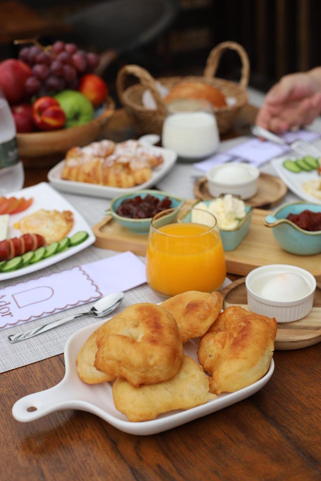 Ador Boutique Hotel Μπεράτ Εξωτερικό φωτογραφία