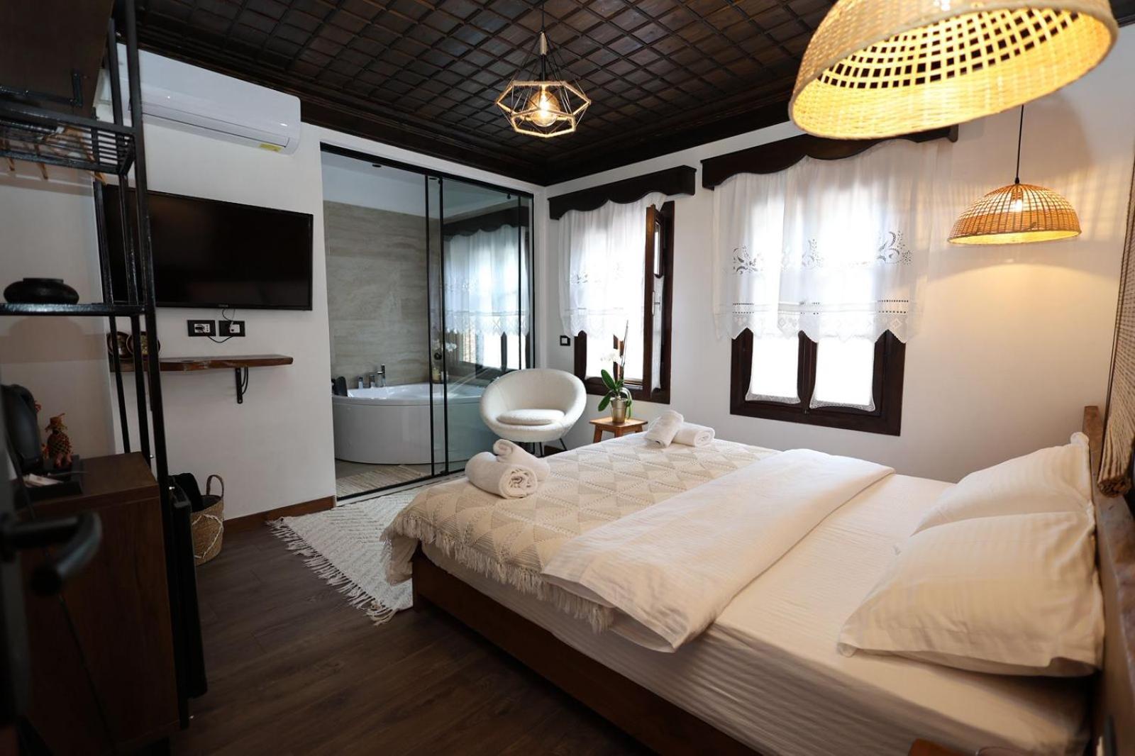 Ador Boutique Hotel Μπεράτ Εξωτερικό φωτογραφία
