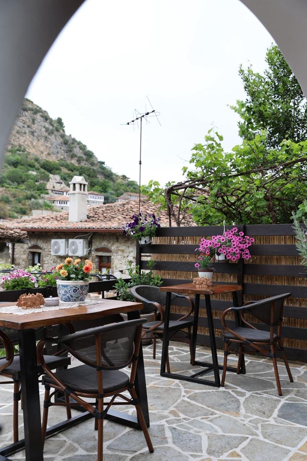Ador Boutique Hotel Μπεράτ Εξωτερικό φωτογραφία